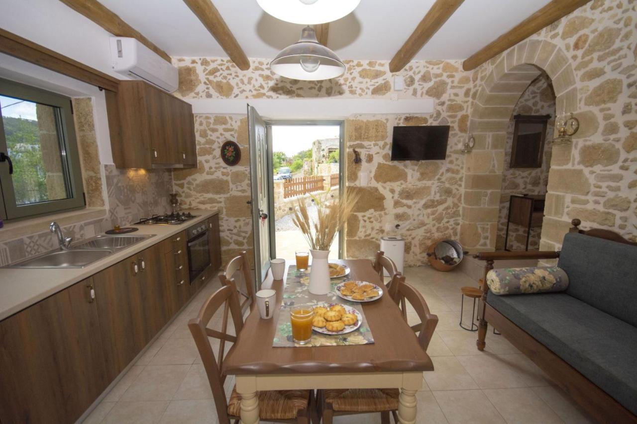 Holiday home Pamelas House With Jacuzzi *