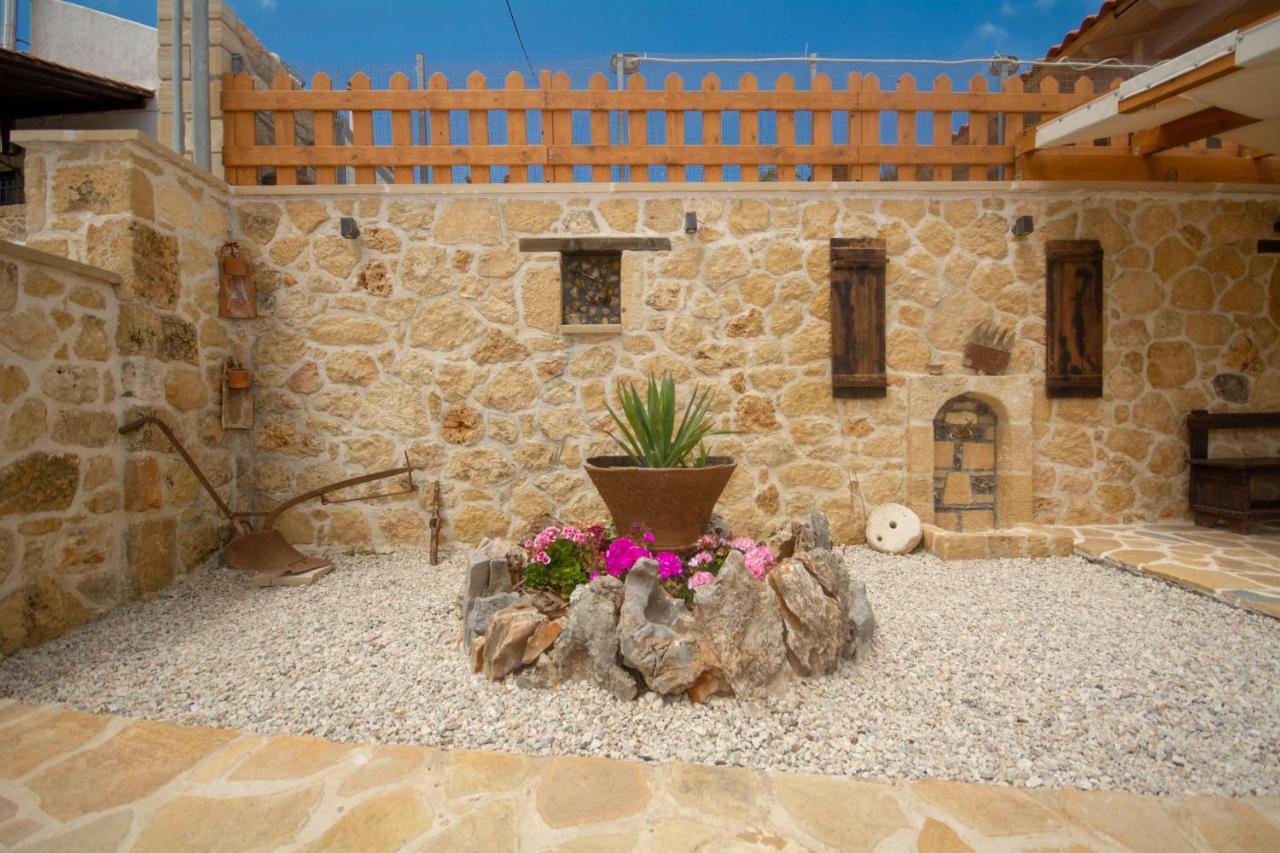 Pamelas House With Jacuzzi Holiday home