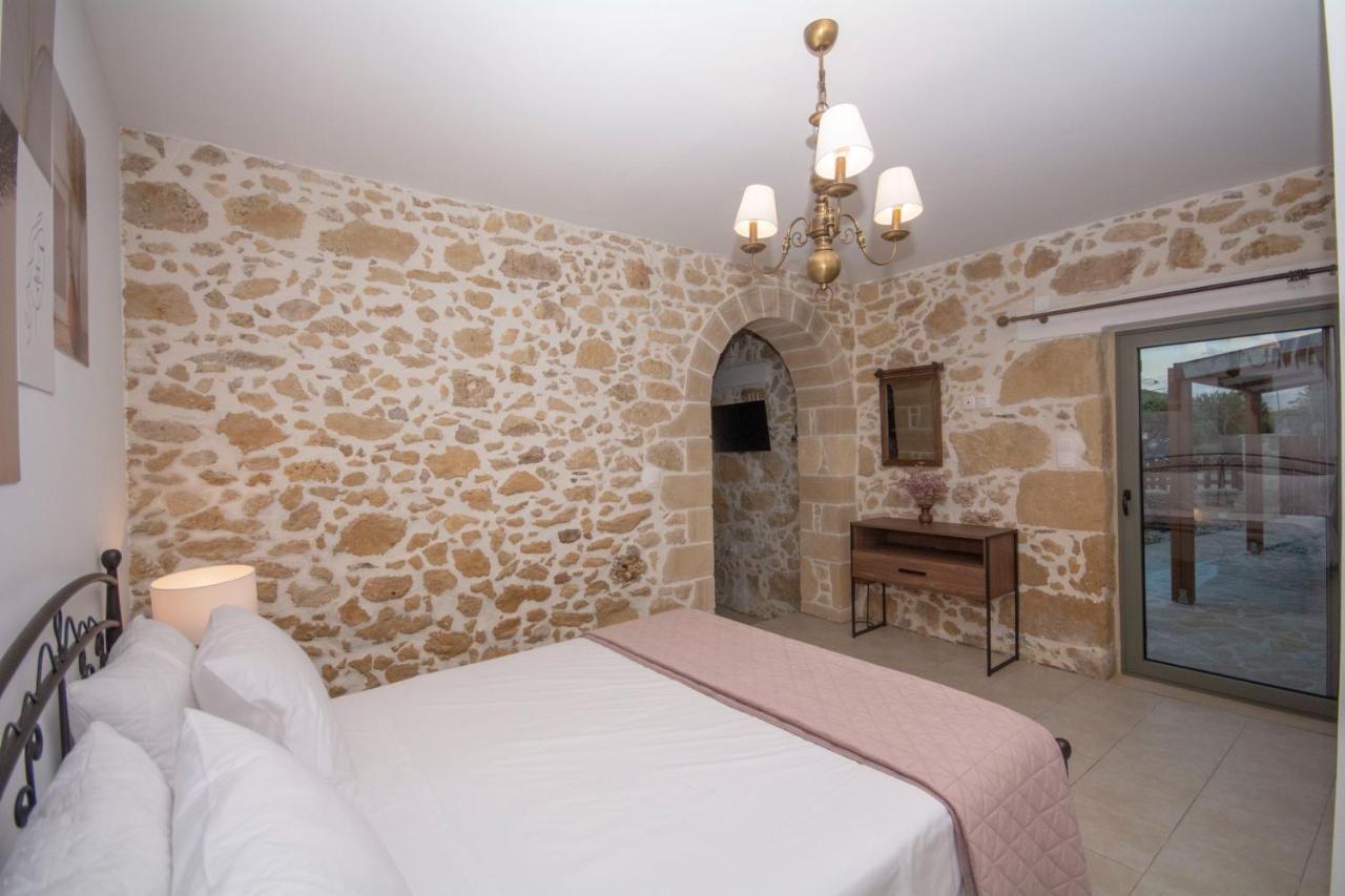 Pamelas House With Jacuzzi Holiday home