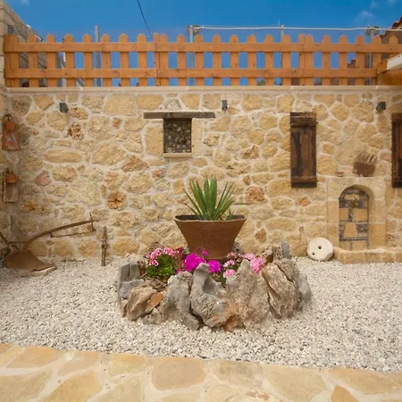 Pamelas House With Jacuzzi Kissamos Exterior photo